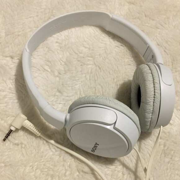 Sony Headband Headphones - Picture 3 of 6